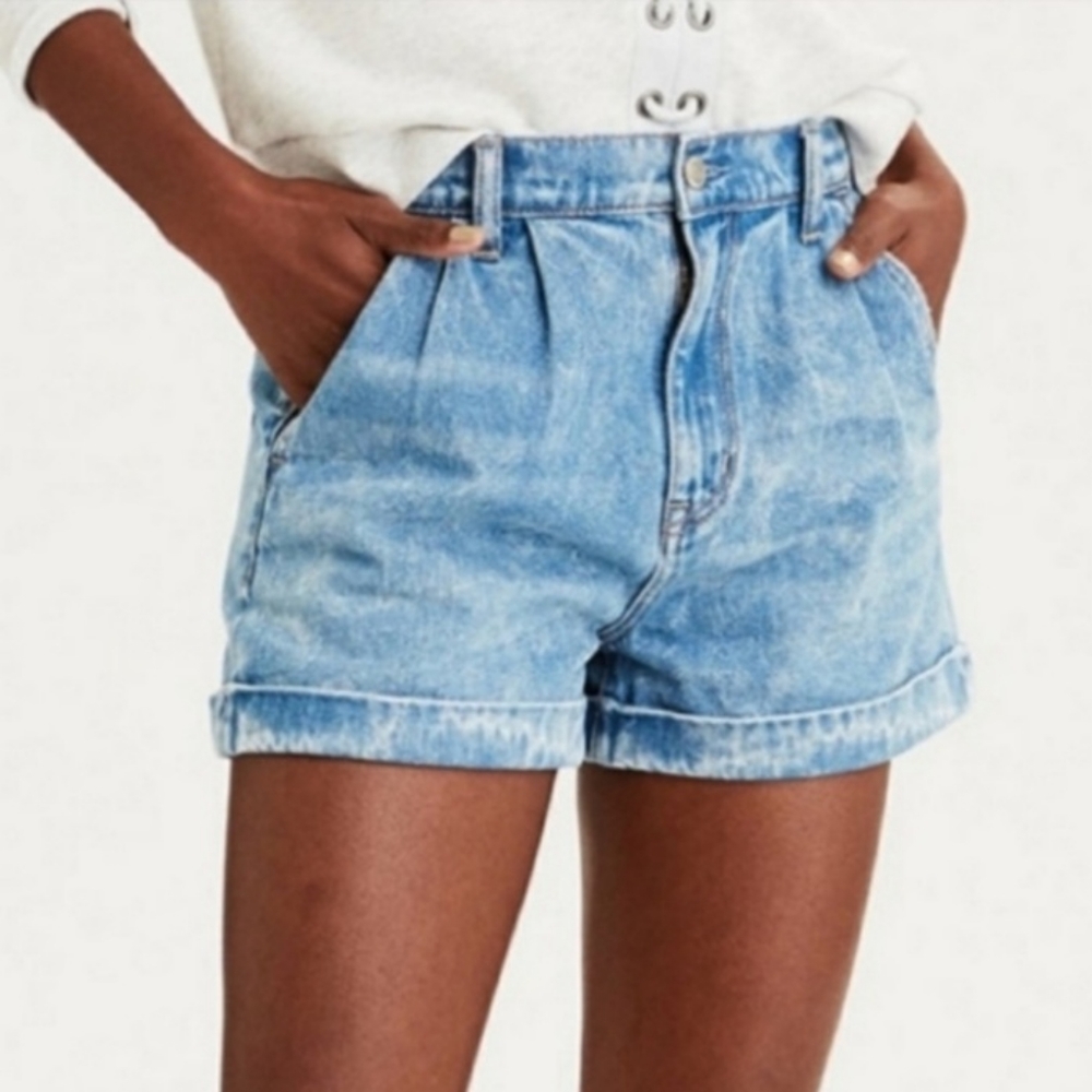American Eagle Mom Short 6 pleated denim shorts high rise waist blue jean retro